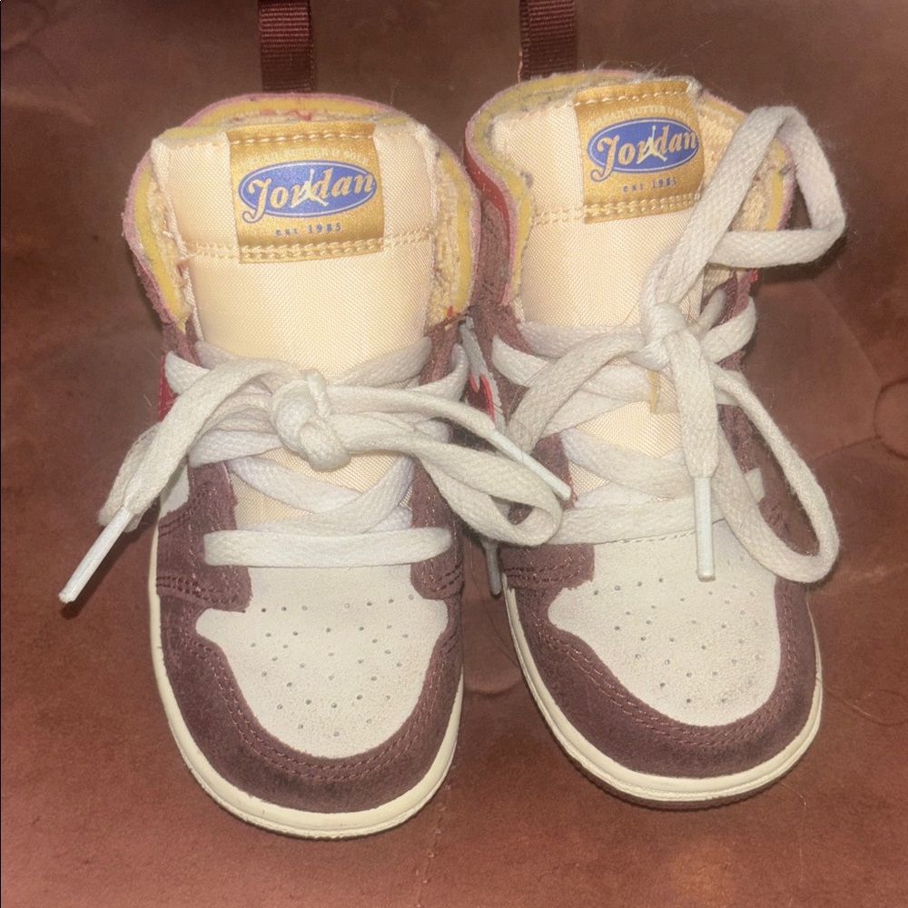 Jordan Kids' Sneakers in Cream and Brown